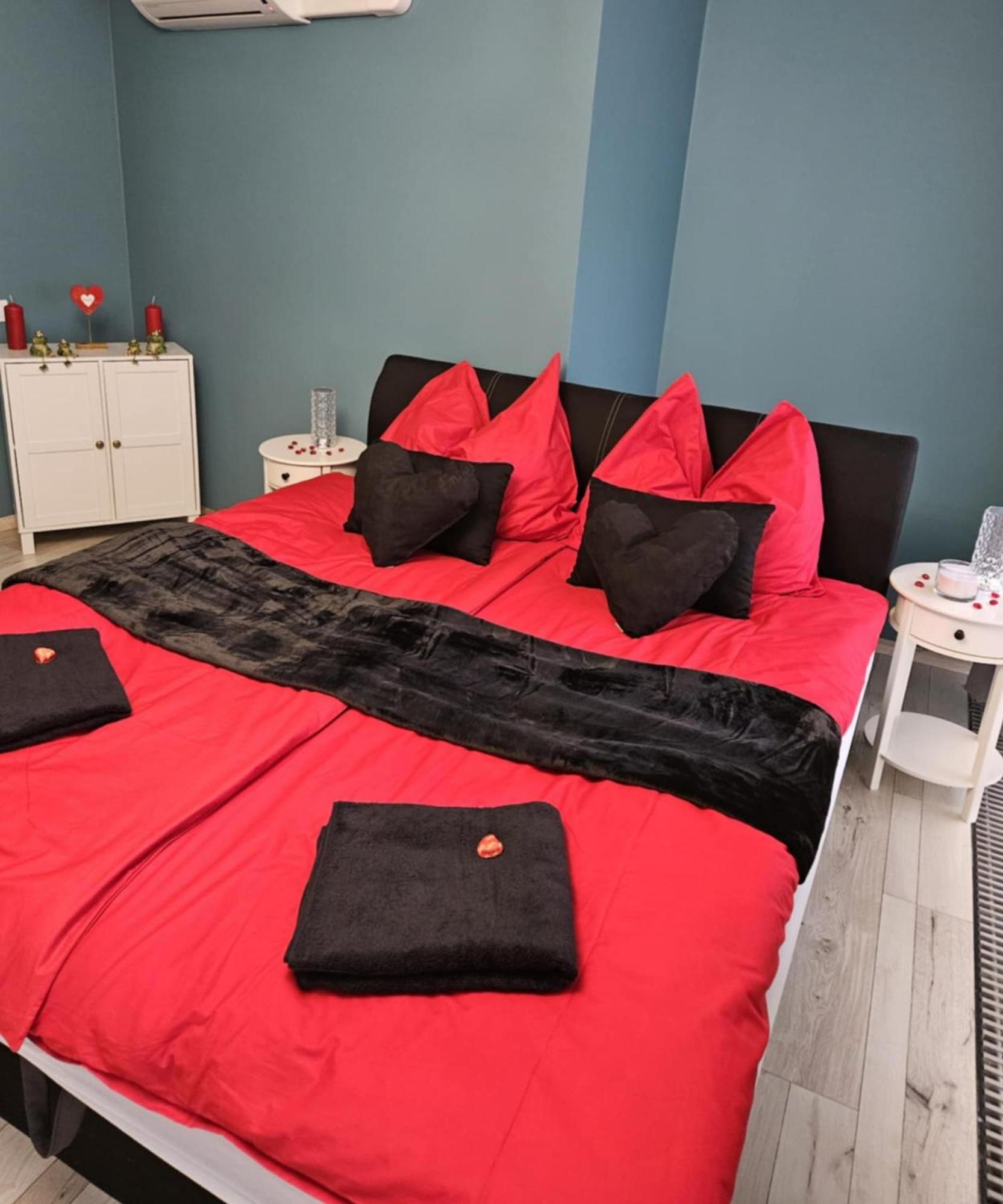 Hellowine Apartman เอ็กเกอร์ ภายนอก รูปภาพ